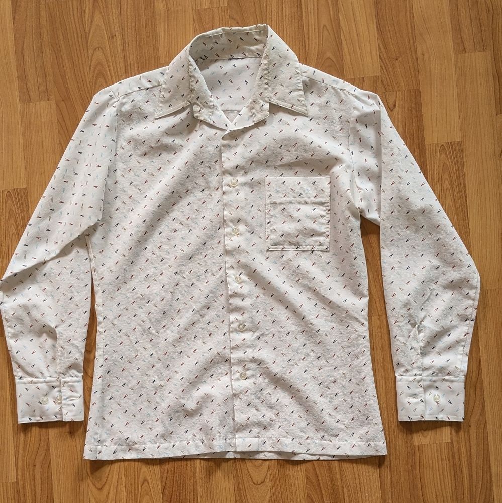 White button-up business casual clothespin hanger print shirt size small.